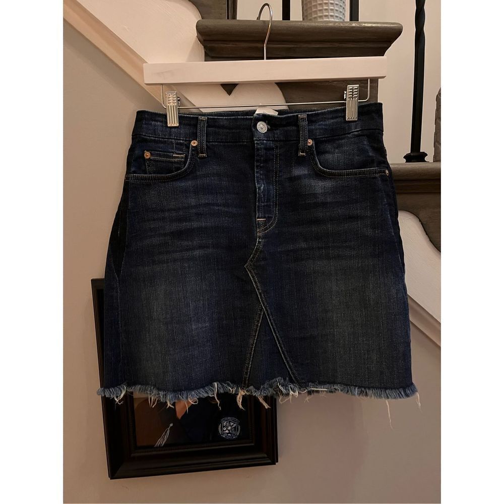 7 For All Mankind Denim Cut Off Jeans Frayed Hem Denim Skirt sz 26 EUC